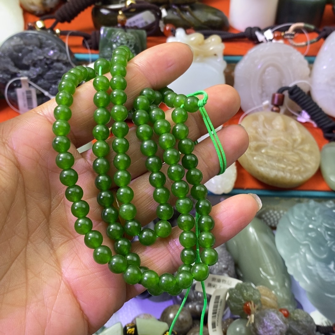 芥****和田玉未镶嵌手链