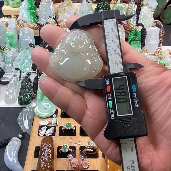 翡翠未镶嵌颈饰未定制