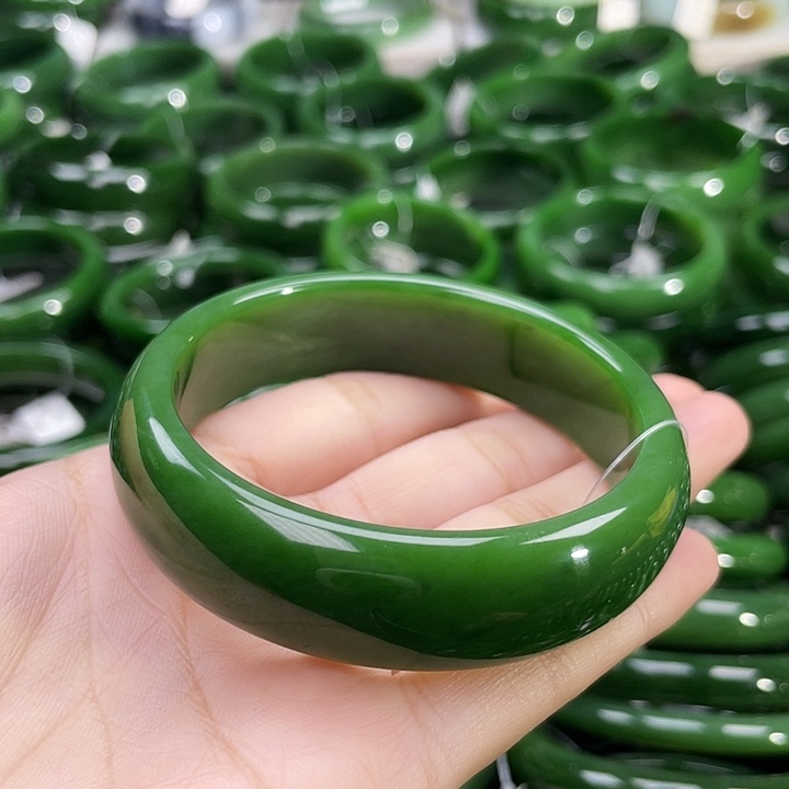 未镶嵌手镯和田玉（碧玉）