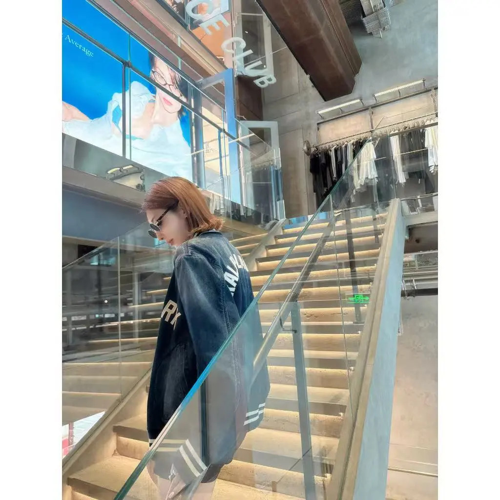 AMYLIANG｜【女主角】新款复古水洗字母刺绣牛仔棒球服夹克0294