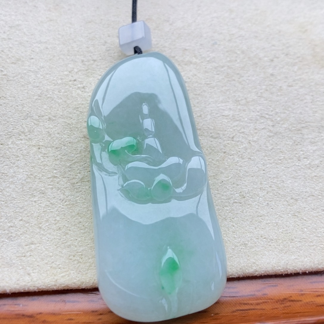 翡翠未镶嵌颈饰吊坠38