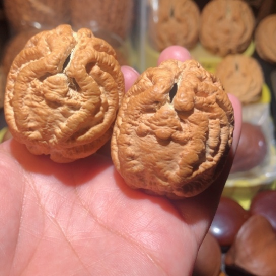 文玩核桃把件乾坤鬼脸核桃练手