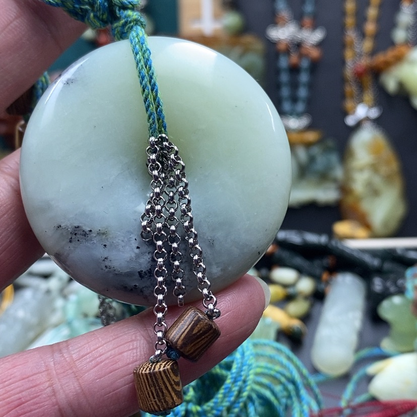 【闪购商品】蛇纹石玉吊坠未镶嵌