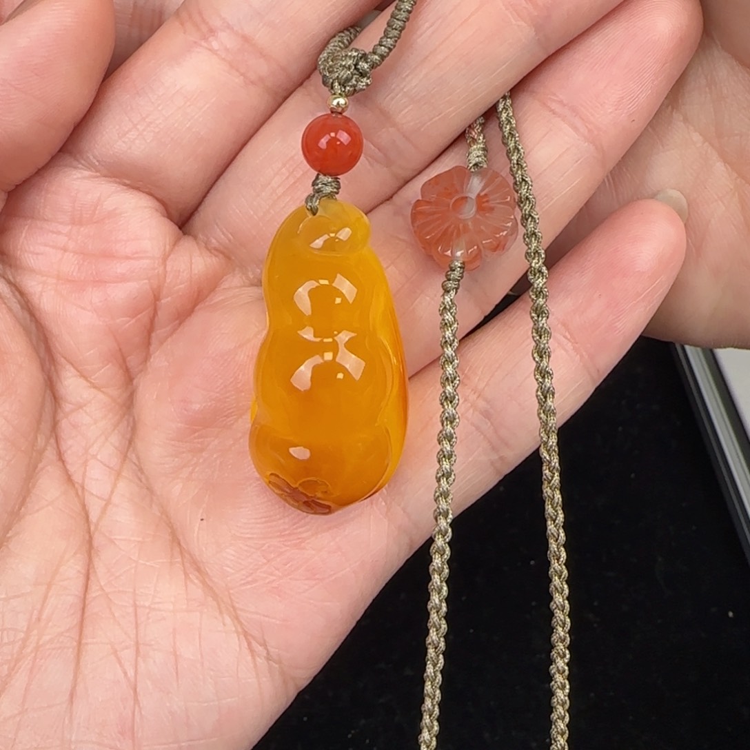 蜜蜡吊坠(赠链)未镶嵌
