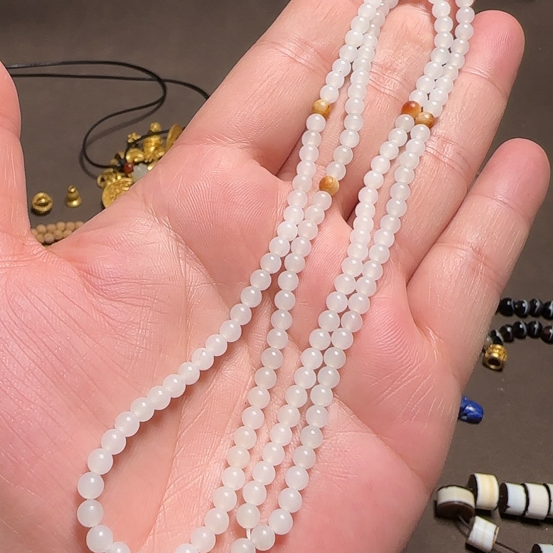 周***贵和田玉未镶嵌颈饰