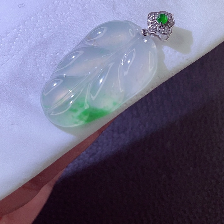 翡翠18K金镶嵌颈饰翡翠