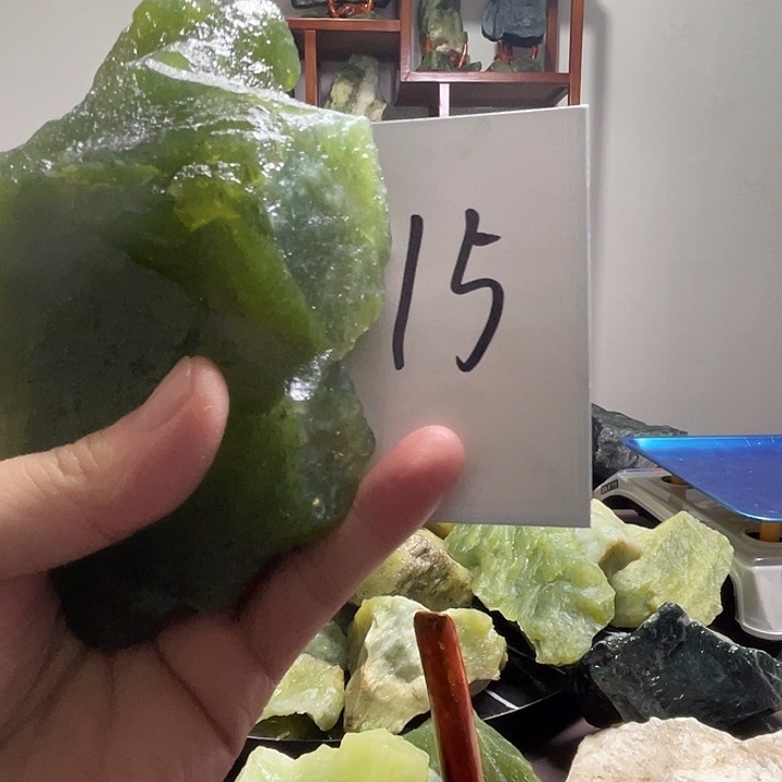 蛇纹石玉未镶嵌珠宝奇石