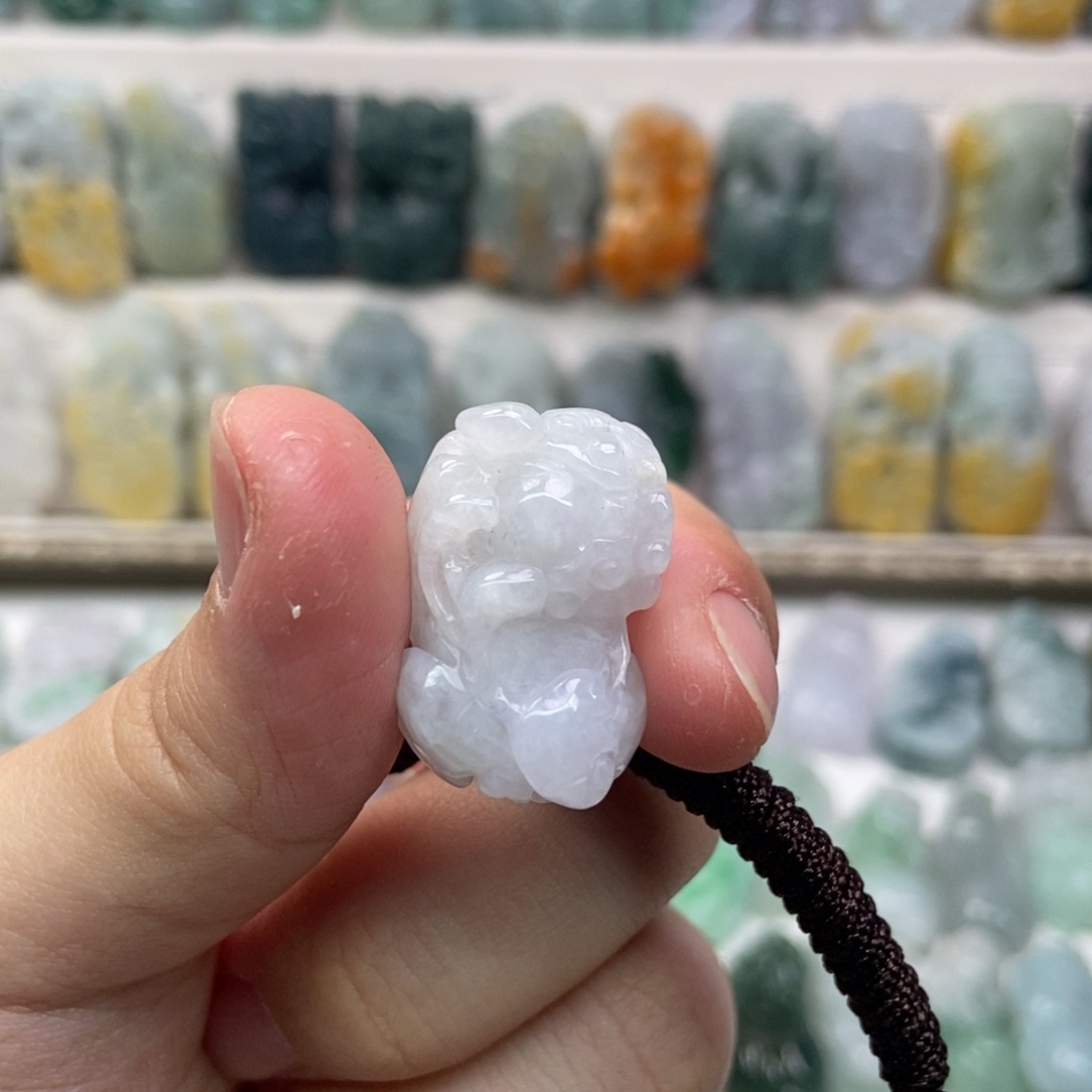 翡翠未镶嵌吊坠(赠链)你**字