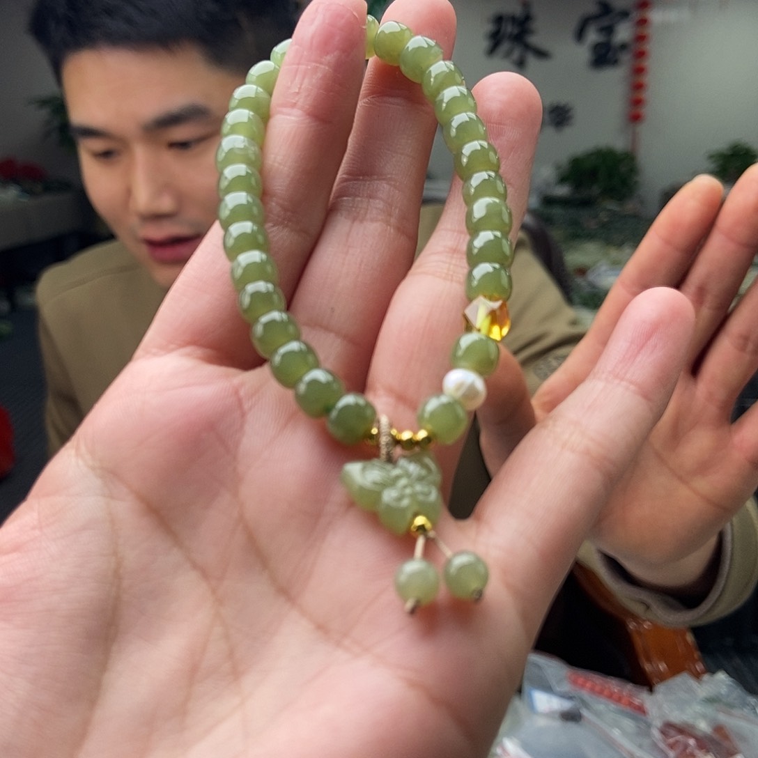 和田玉颜色多样性发拍一发一未镶嵌