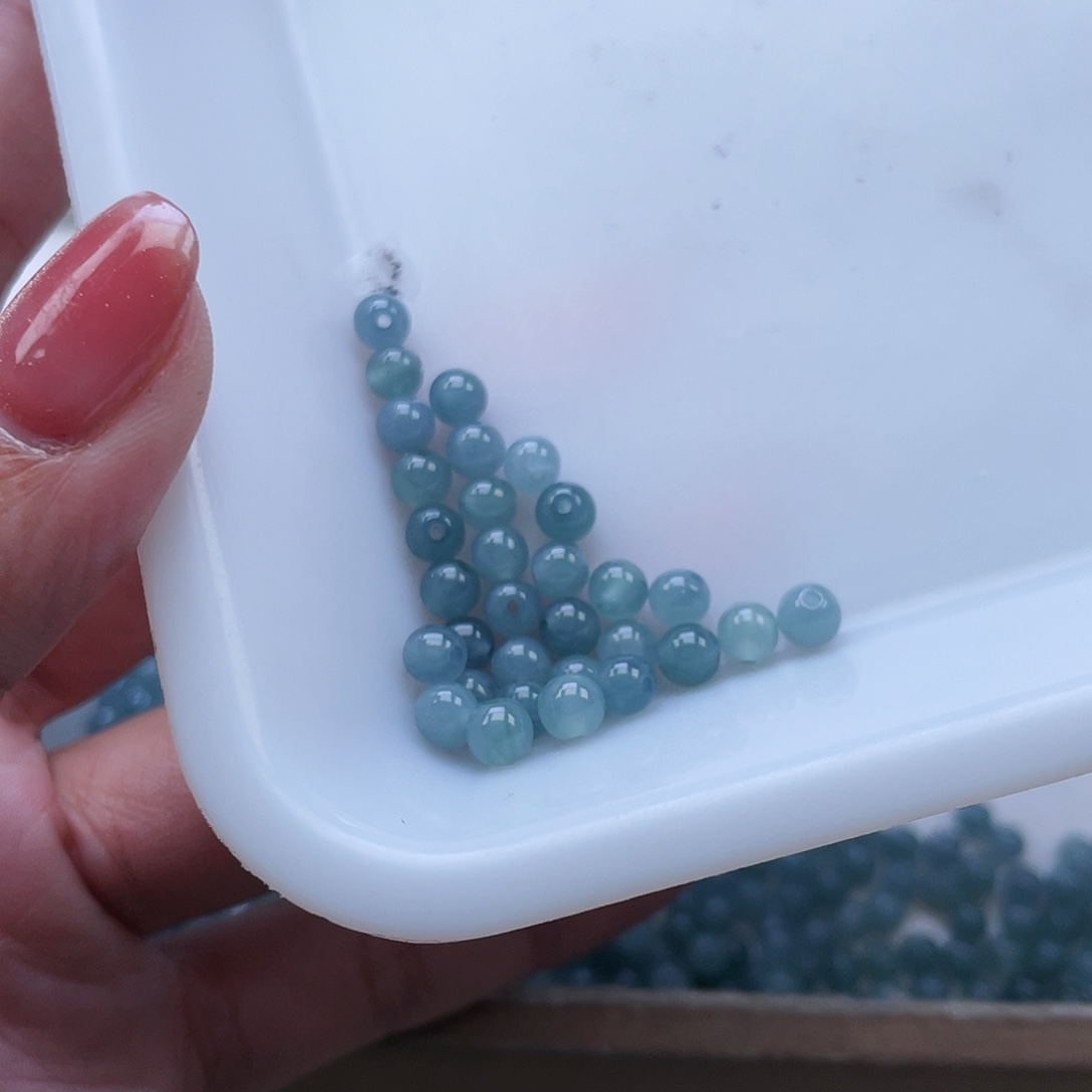 翡翠手链未镶嵌可**冰翡翠