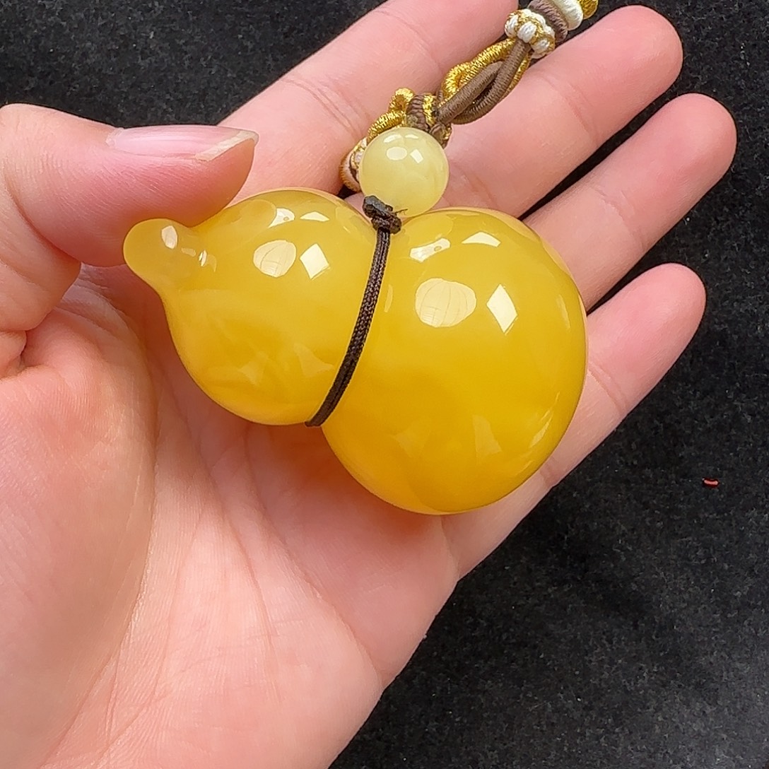 蜜蜡未镶嵌珠宝奇石