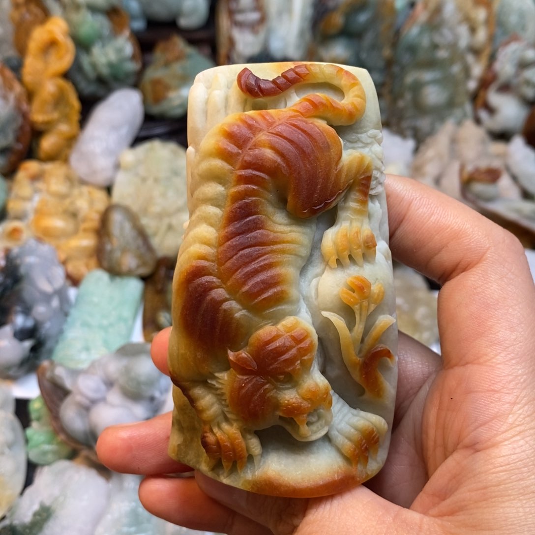 定制翡翠未镶嵌特色