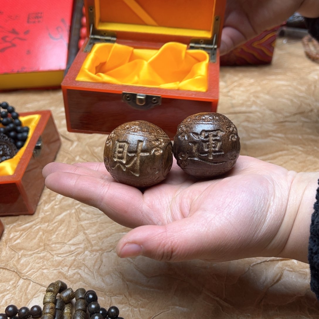 大叶紫檀（黑酸枝木类）