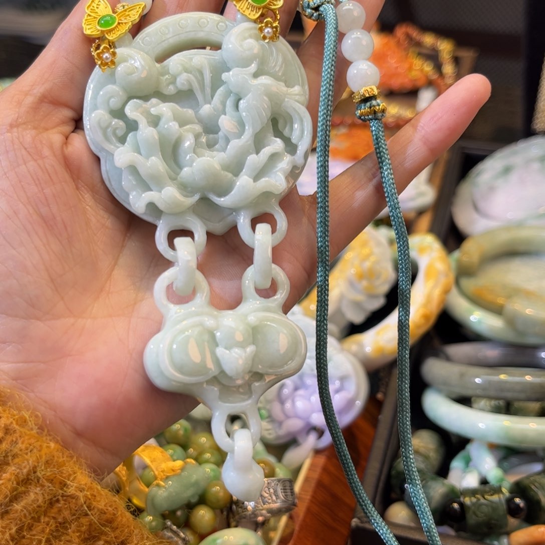 翡翠颈饰未镶嵌待编款