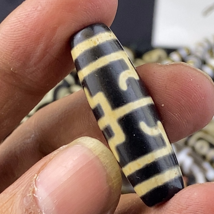 只买单纯的吊坠，没带链子，属的性质。