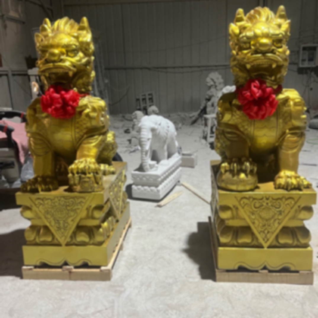 石雕鎏金麒麟一对天然石材雕刻金色麒麟门口庭院看门装饰摆件