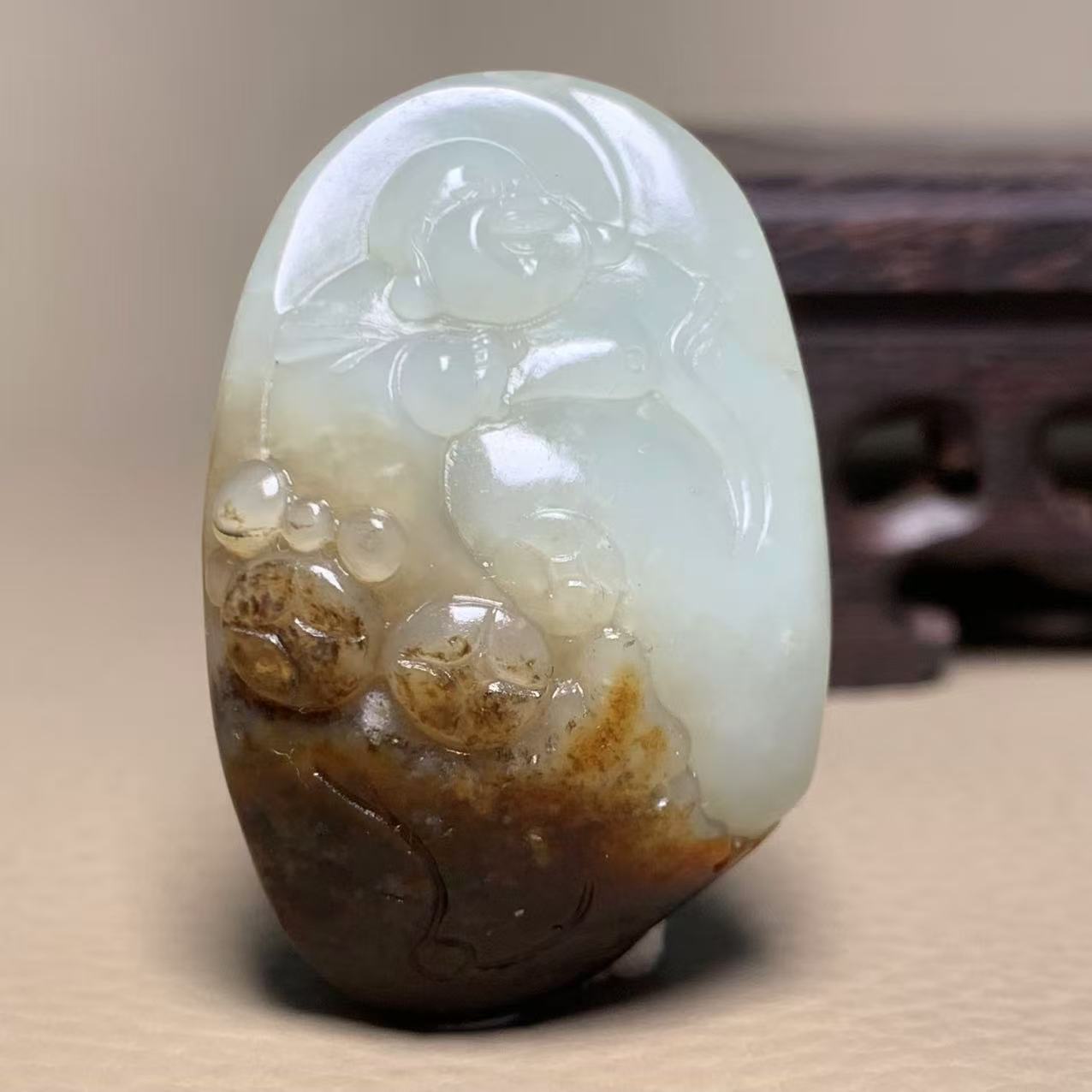 D701海川拍卖和田玉吊坠