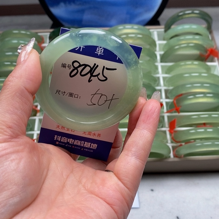 蛇纹石玉手镯未镶嵌-