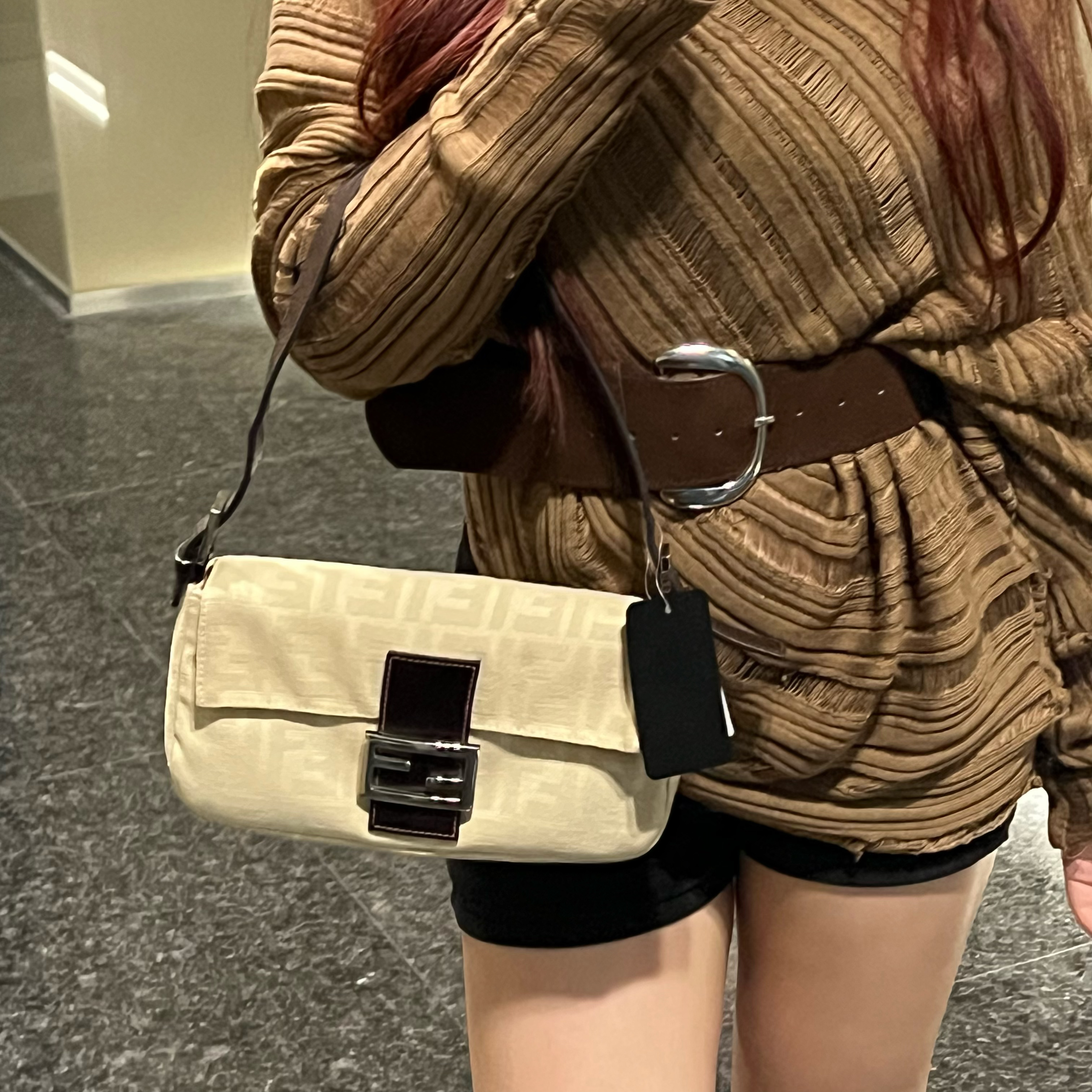 95新 FENDI/芬迪 QC fendi米色老花腋下/2243706