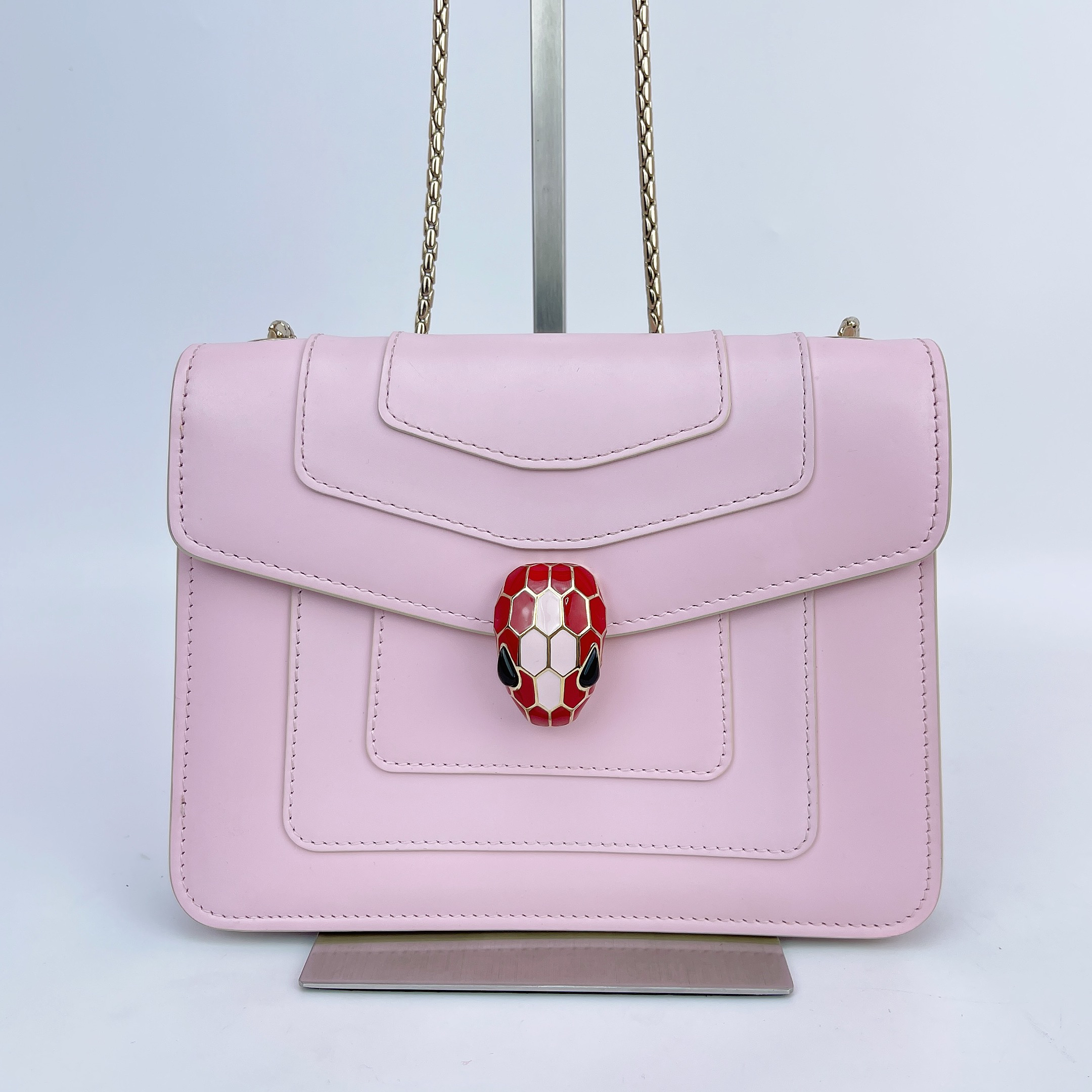 95新 BVLGARI/宝格丽 宝格丽 粉色蛇头链条包 底长19.5 N670