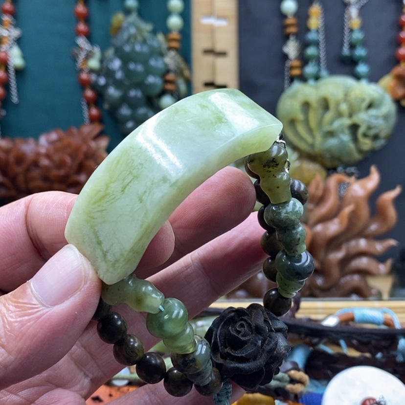 【闪购商品】未镶嵌蛇纹石玉手牌