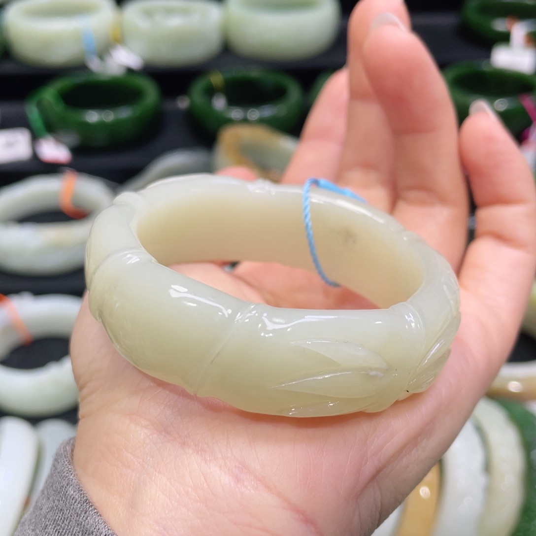 未镶嵌手镯和田玉82