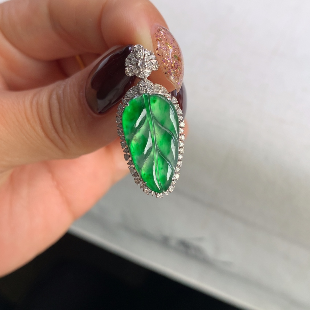 翡翠未镶嵌颈饰冰阳绿叶子吊坠（买断价4560）