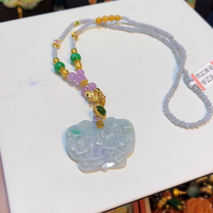 翡翠未镶嵌颈饰翡翠