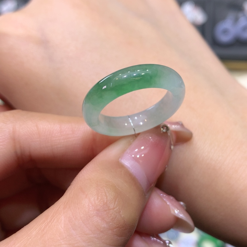 【闪购商品】翡翠戒指未镶嵌芝***堡