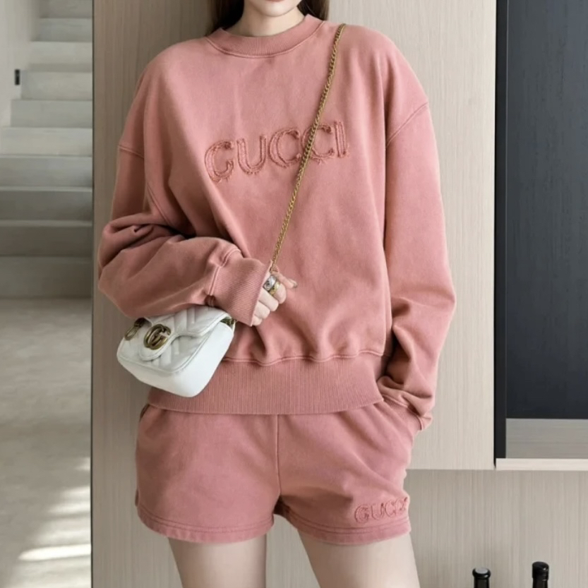 99新 GUCCI/古驰 D500467/99新/Gucci/粉色字母贴布卫衣/XS码