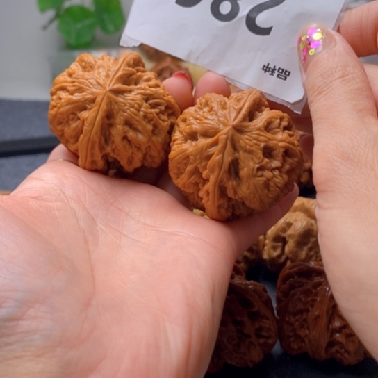 文玩核桃吊坠47粗筋286