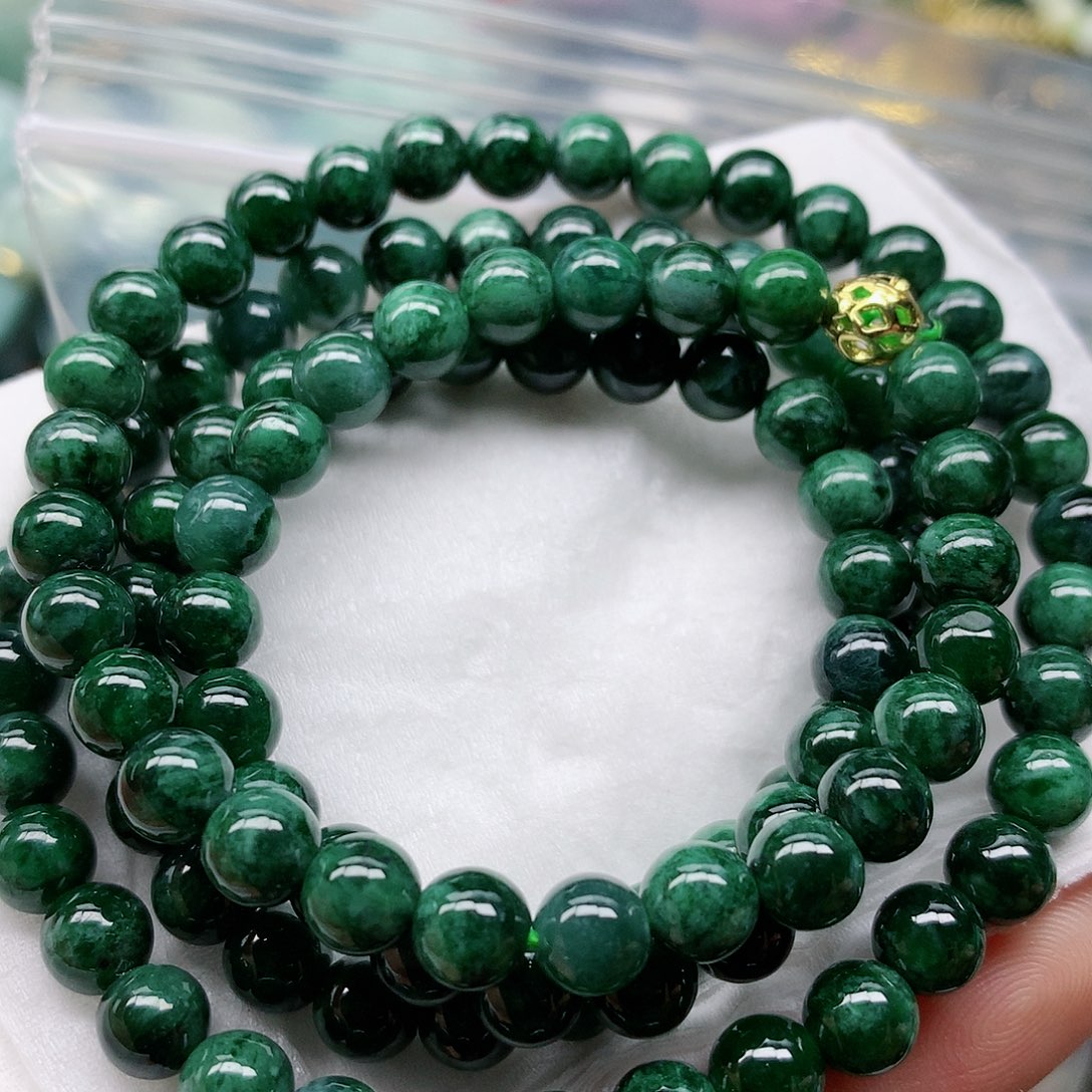 翡翠颈饰未镶嵌手串