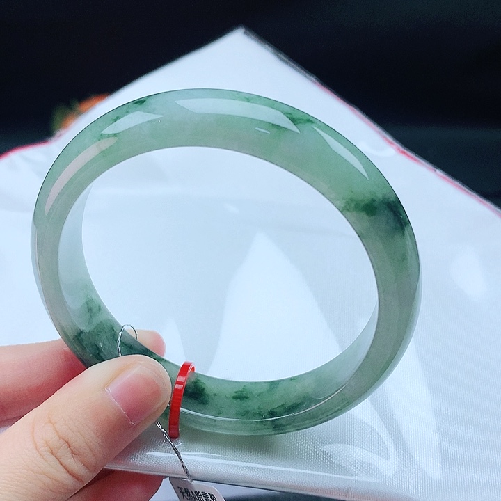 翡翠手镯未镶嵌58圈