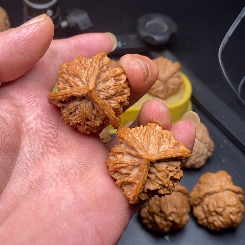 【闪购商品】桃核把件用****8比翼双飞