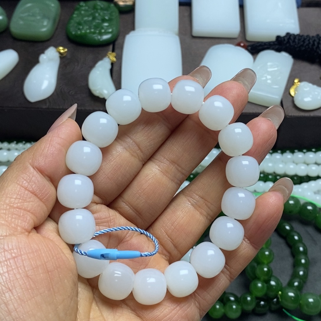 和田玉手链未镶嵌探*