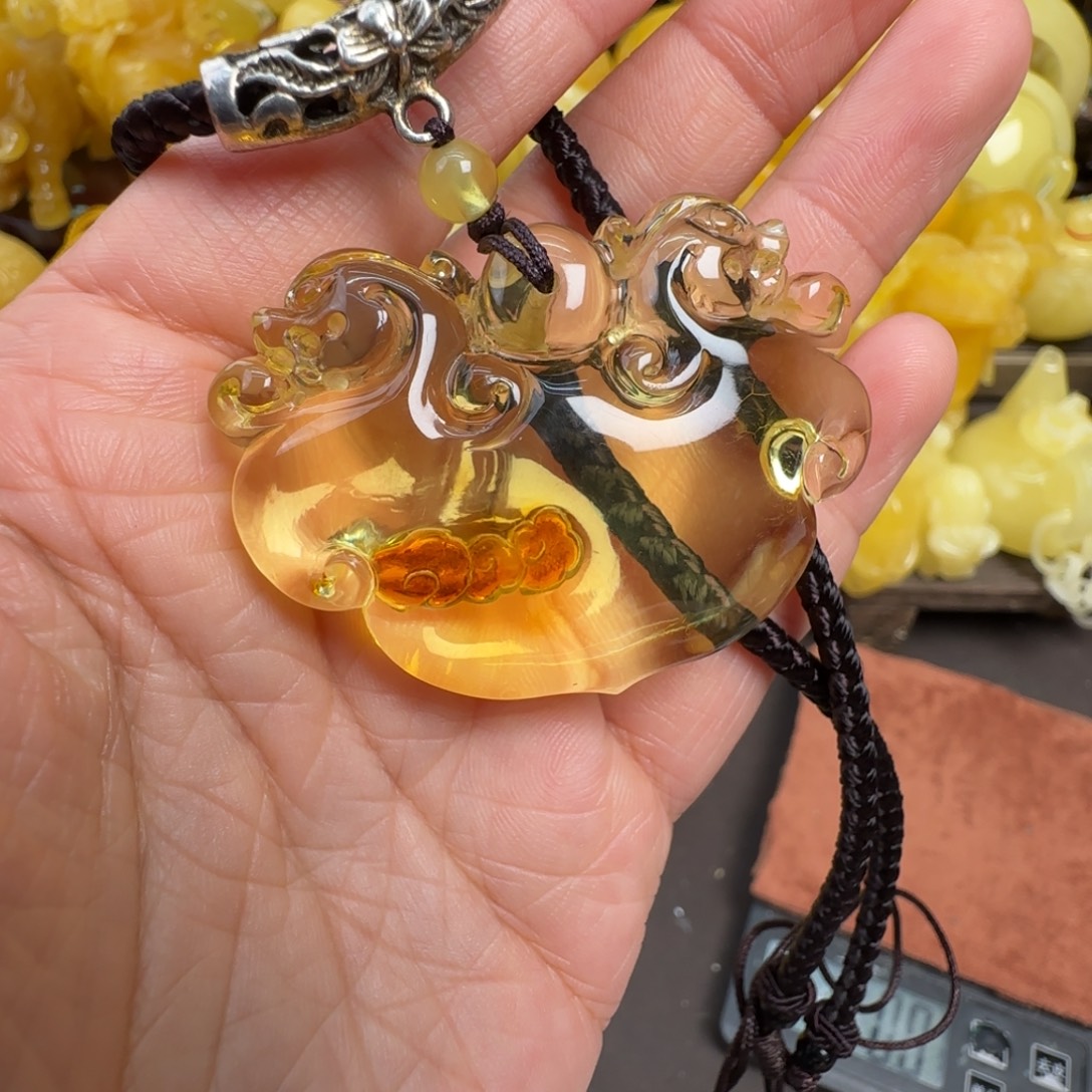 琥珀未镶嵌珠宝奇石