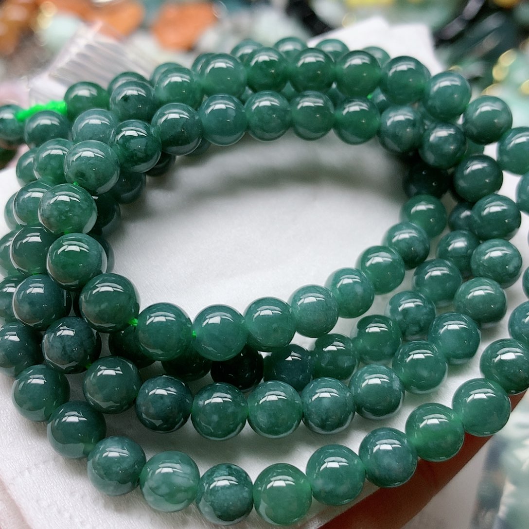 翡翠颈饰未镶嵌手串