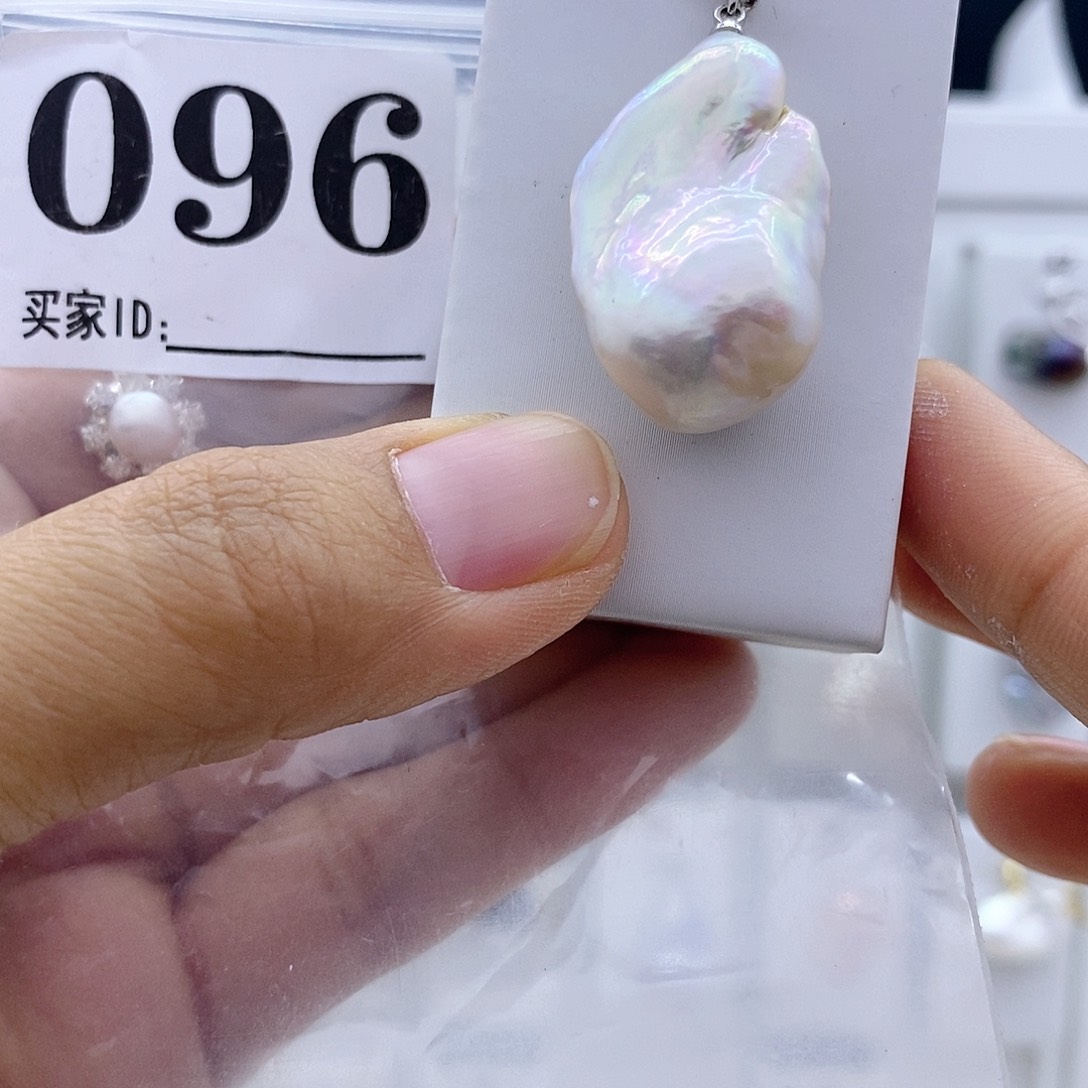 淡水珍珠钛钢颈饰