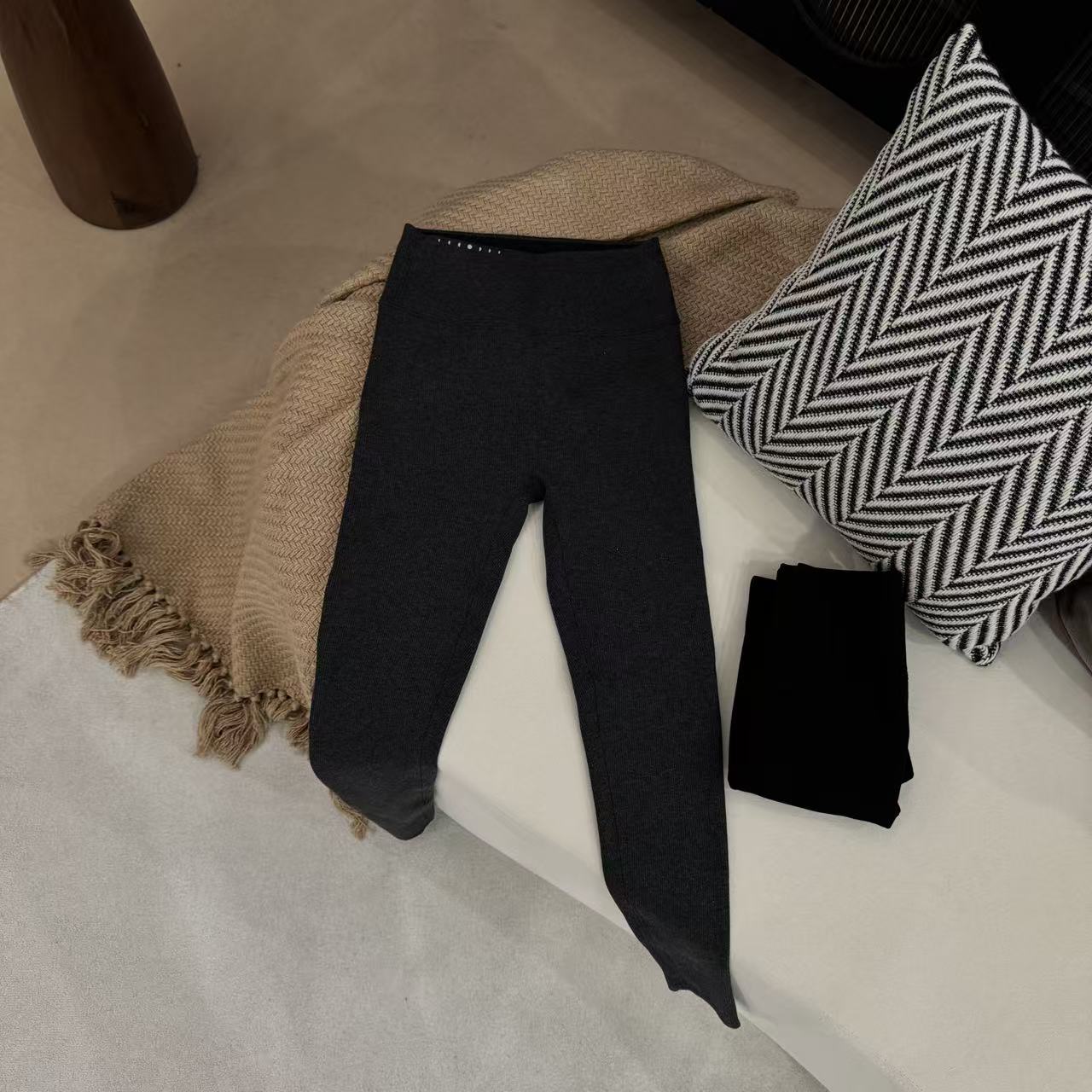 伟丽6店4409款【棉竖条螺纹加绒打底裤】针织裤瑜伽保暖打底裤
