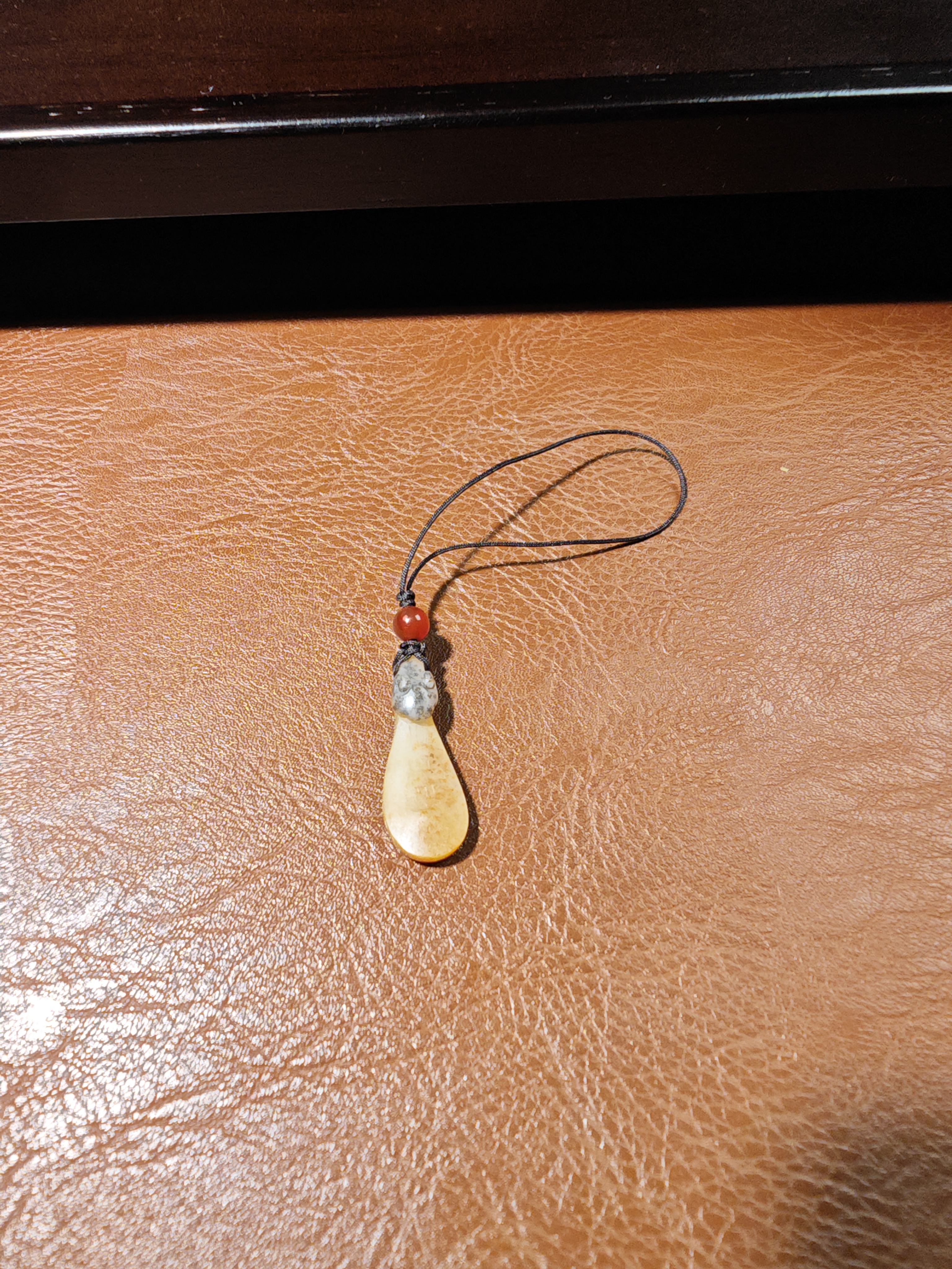 和田玉 黄沁枇杷 5号