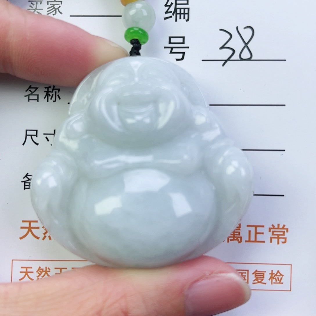 翡翠颈饰未镶嵌佛公