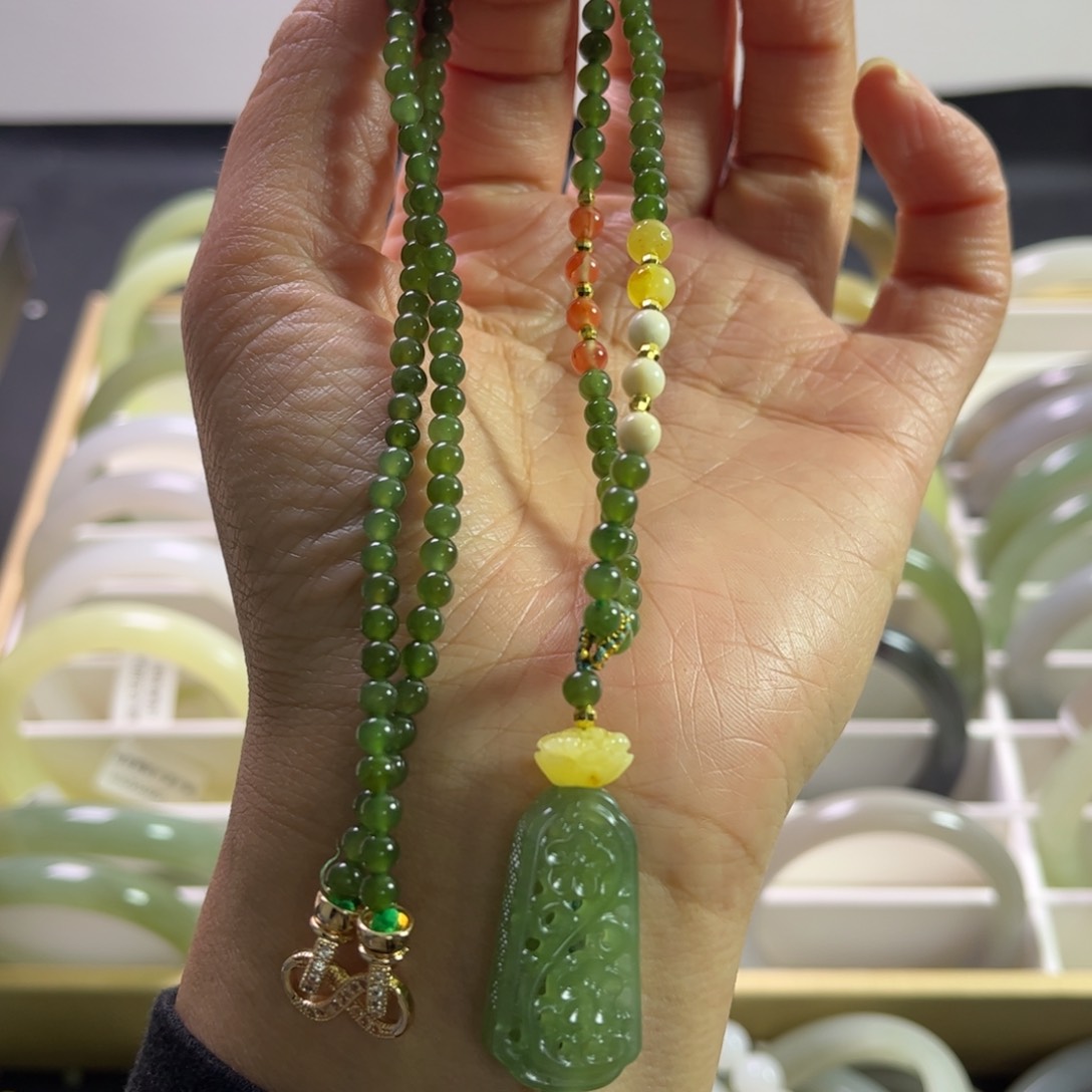 和田玉（碧玉）项链未镶嵌