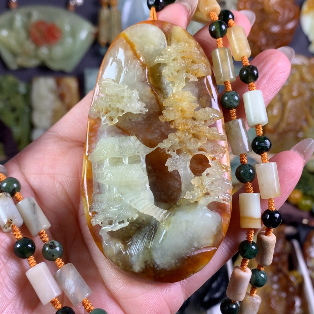 岫玉未镶嵌吊坠(赠链)