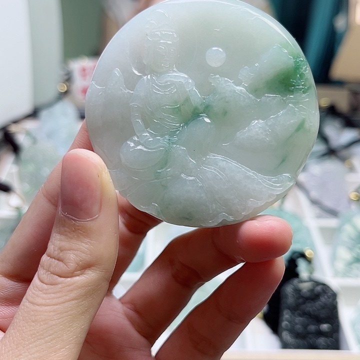 翡翠颈饰未镶嵌翡翠