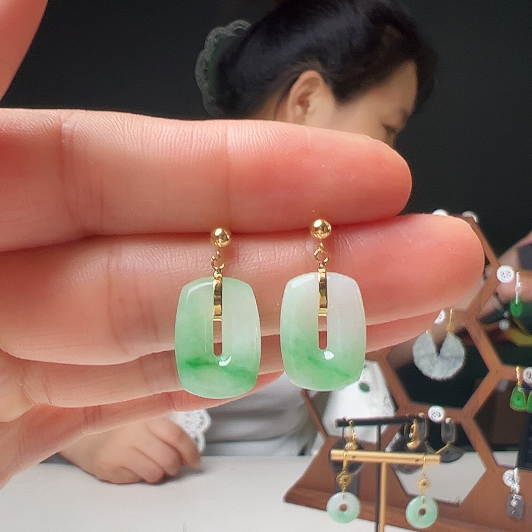 翡翠18K金镶嵌耳饰天然翡翠