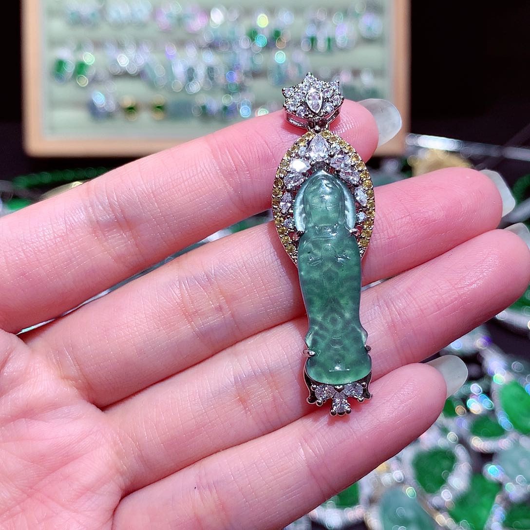 【闪购商品】翡翠吊坠(不含链)未镶嵌