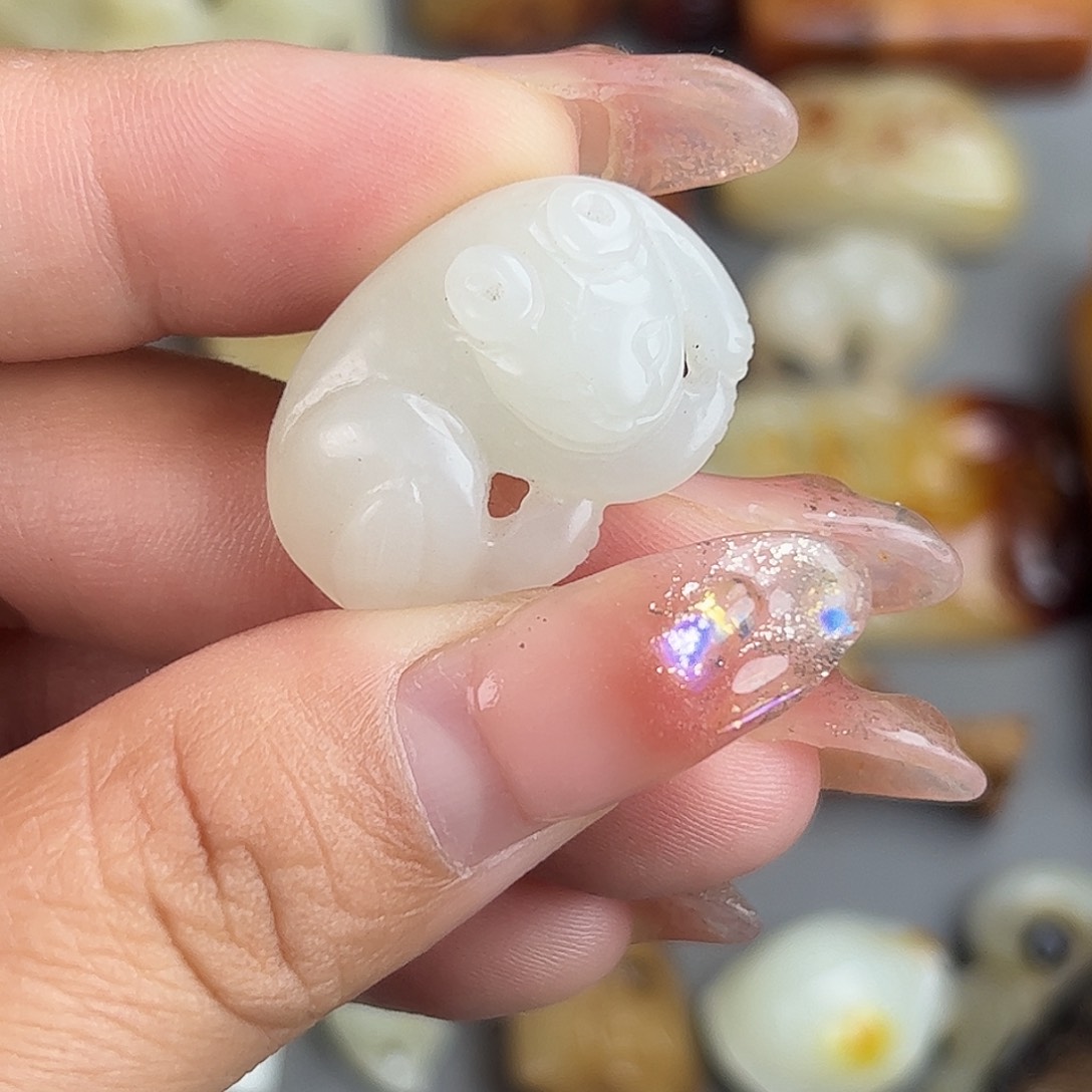 和田玉（糖玉）未镶嵌颈饰