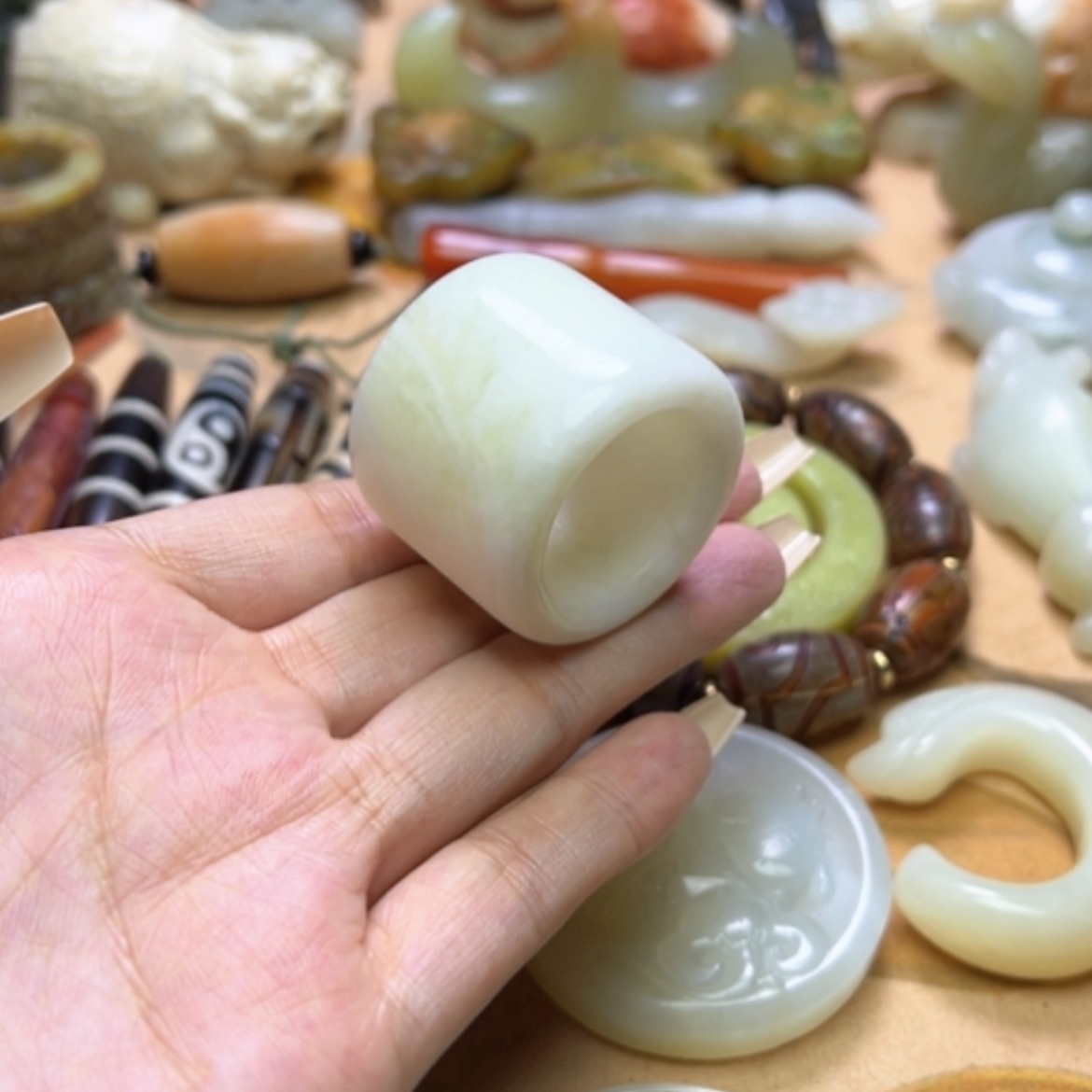 【闪购商品】蛇纹石玉颈饰未镶嵌