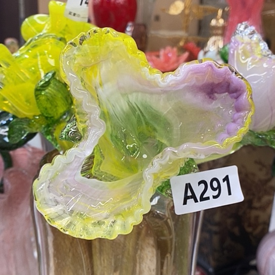 琉璃花瓶高50厘米宽6厘米