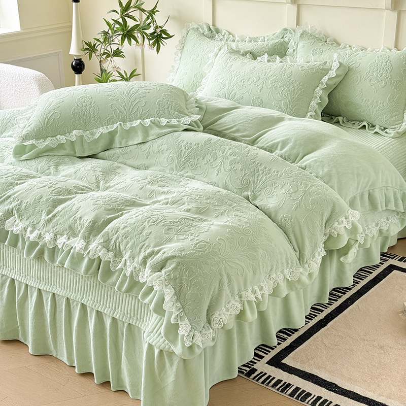 升级厚款韩版花边高克重雕花牛奶绒床盖四件套公主风荷叶边双面绒